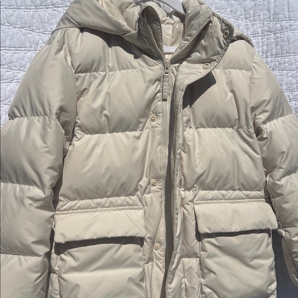 Uniqlo Kids Down Puffer Jacket - Picture 7 of 8